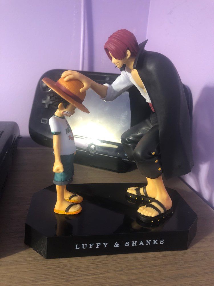 Customer photo review of Straw Hat Luffy & Red Hair Shanks