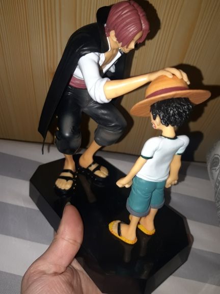 Customer photo review of Straw Hat Luffy & Red Hair Shanks