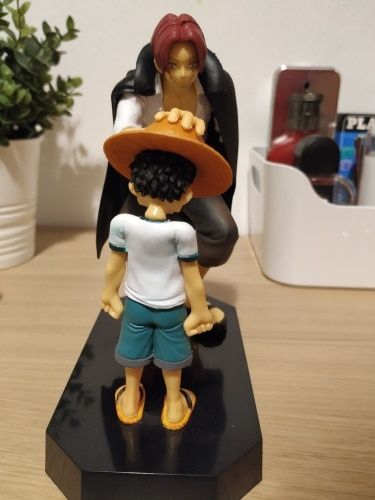 Customer photo review of Straw Hat Luffy & Red Hair Shanks