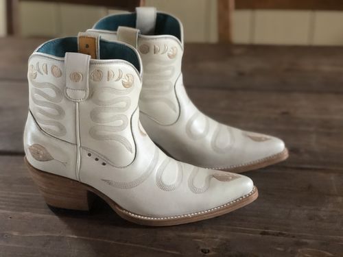 Customer photo review of No.2101 JUNCTION eastern boot pskaufman...x Me _ Bone leather womens