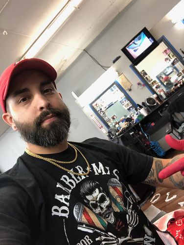 Customer photo review of El Barber Vintage Greaser T-Shirt