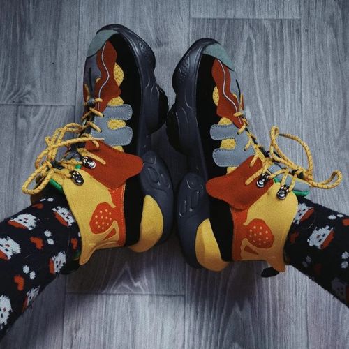 Ren M. review of Hugi Curteys Sneakers image 1 out of 1