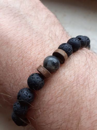 Customer photo review of Vulkanstein Armband