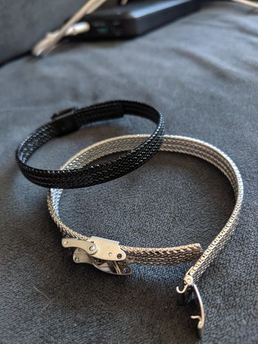 Customer photo review of Adjustable Buckle Mesh Bracelet