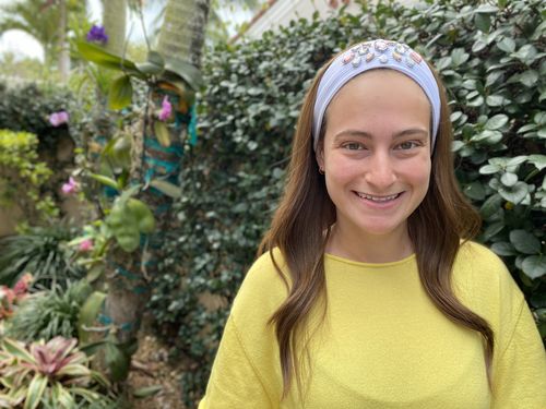 Customer photo review of Isabella Ribbed Headband