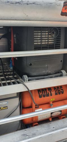 Customer photo review of Generator 4KW Pure Sine Wave Inverter Redback RB4, Remote Start, LCD, Trolley