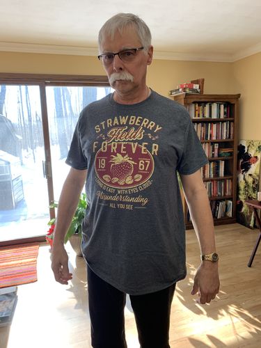 Customer photo review of The Beatles - Strawberry Fields Forever - Men's T-Shirt