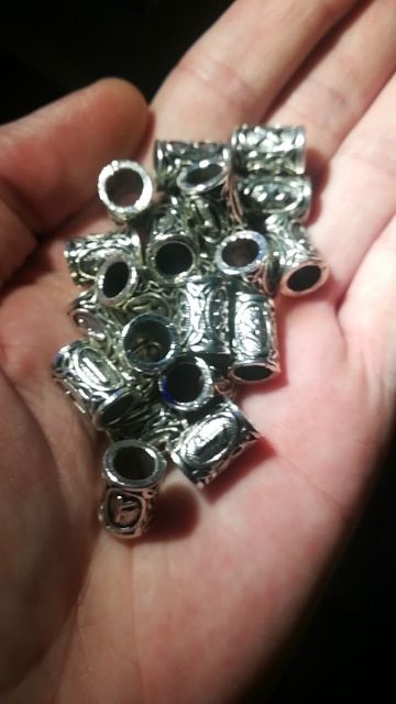 Customer photo review of PERLE VIKING - LOT DE 24 RUNES