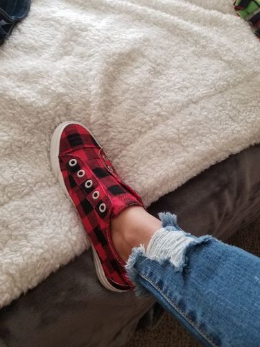 Customer photo review of Plaid Slip-On Round Toe Flat Sneakers