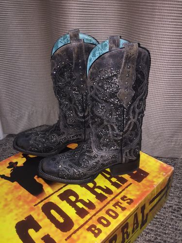 Customer photo review of Corral Ladies Black Glitter Inlay & Studs Boots C3484