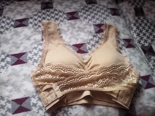 Customer photo review of SIMB Seamless Lift Bra with Front Cross Side Buckle (From S to XXXL)