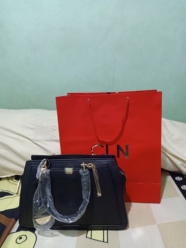 Customer photo review of Willingness Handbag
