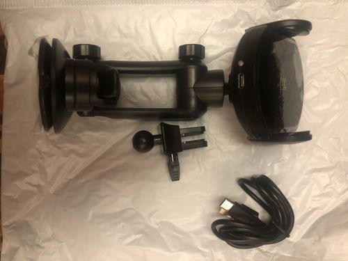Customer photo review of Titan Wireless Car Charging Holder Mrk 2™