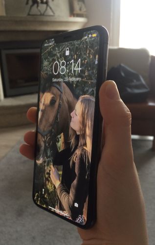 Customer photo review of Apple iPhone XS Max 64GB Space Grey Unlocked Refurbished Excellent