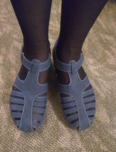 Customer photo review of Non-slip Comfortable Women Sandals [New Arrival]