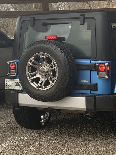 Customer photo review of Dog Paw Tail Light Guards for 07-18 Jeep Wrangler JK/ JKU