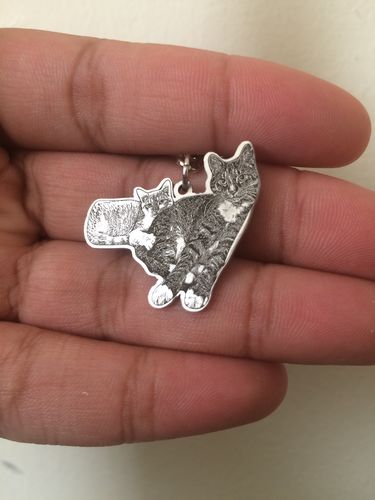 Customer photo review of Silvercut™ Keychain