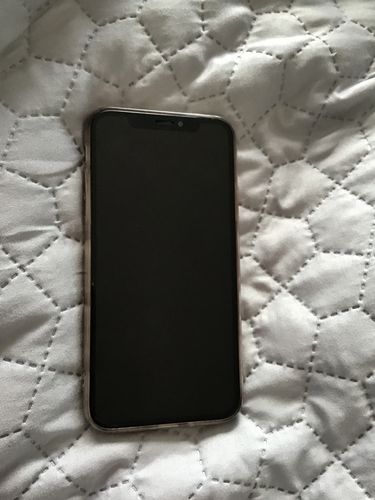 Customer photo review of Apple iPhone X 64GB Silver Unlocked Refurbished Excellent