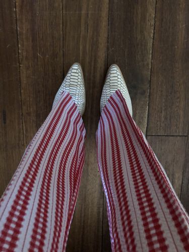 Customer photo review of No.1001 FREEWAY chelsea boot bone twister women serpentine