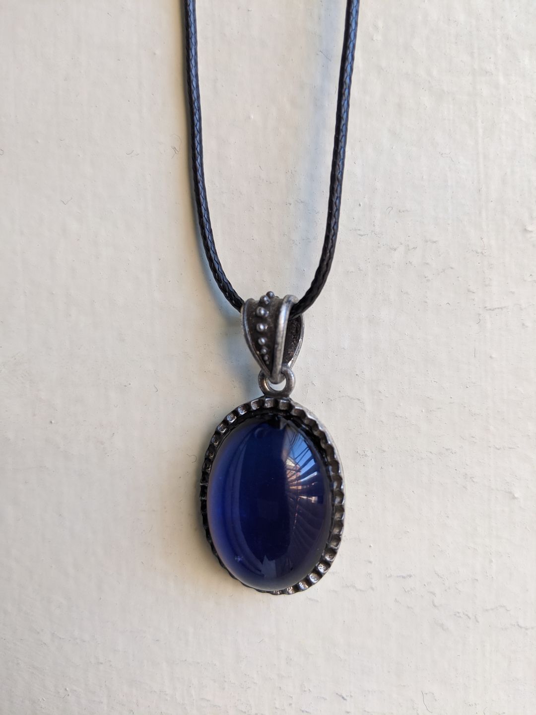 Customer photo review of Aura Mood Changing Necklace