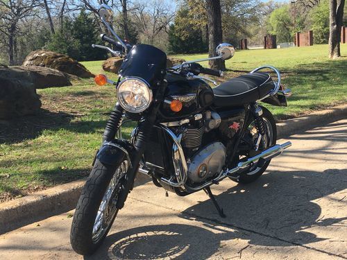 Customer photo review of Triumph Bonneville T100 - Piranha