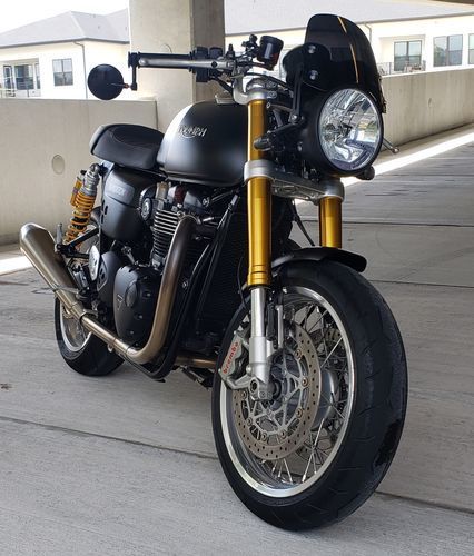 Customer photo review of Triumph Thruxton 1200 - Piranha