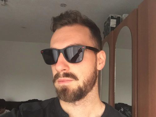 Customer photo review of Vergo Classic Polarized Sunglasses