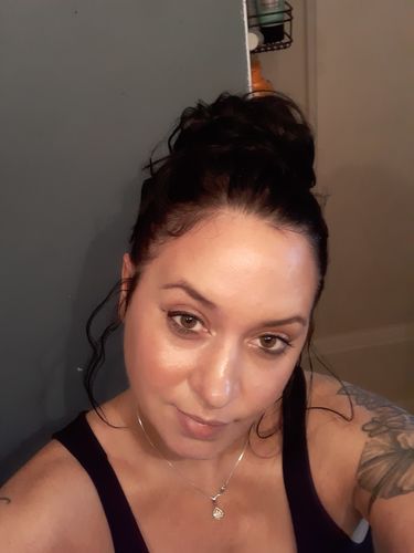 Customer photo review of JuvaBun Messy Bun