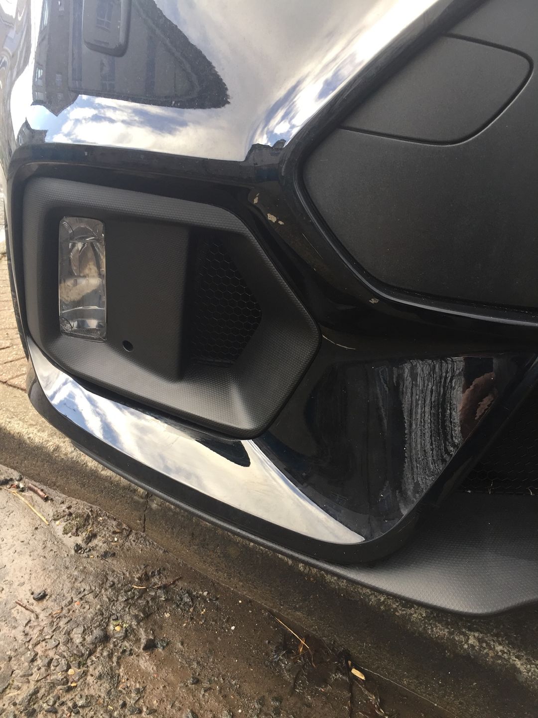 Customer photo review of Fog Light Surrounds - Genuine Ford Focus MK3.5 RS