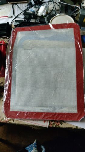 Customer photo review of Tapis de cuisson Silicone - Gris et Rouge