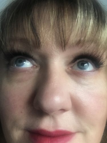 Customer photo review of Sapphire Magnetic Eyelashes and Eyeliner Kit