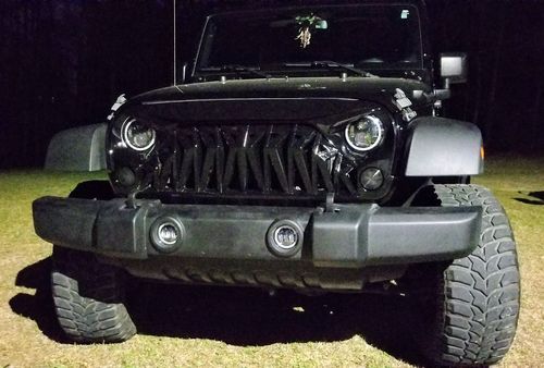 Customer photo review of [PRE-ORDER] Shark Grille - Glossy Black (07-18 Wrangler JK/ JKU)