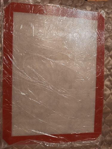 Customer photo review of Tapis de cuisson Silicone - Gris et Rouge