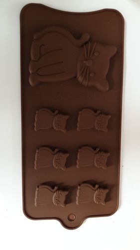 Customer photo review of Moule Silicone Chat en chocolat