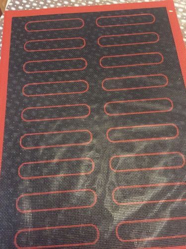 Customer photo review of Tapis de cuisson silicone pour éclairs