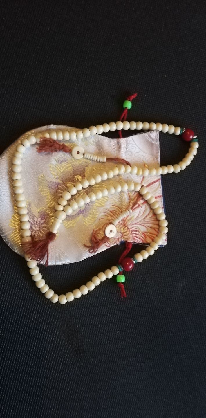 Customer photo review of Mala Tibétain | Os de Yak | 2 Couleurs | 9mm