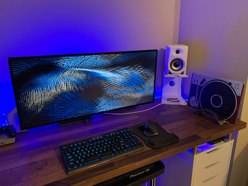 Customer photo review of SOUNDRISE PRO Studio Monitor Stands 9" | Made in USA | Pair