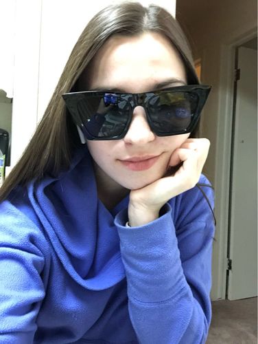 Customer photo review of Vintage Luxe Sunglasses