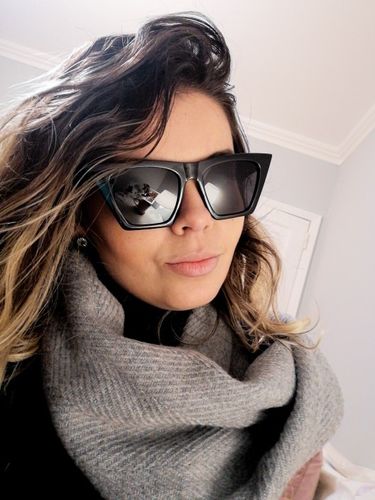 Customer photo review of Vintage Luxe Sunglasses