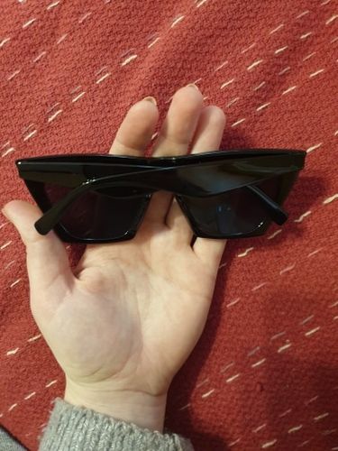 Customer photo review of Vintage Luxe Sunglasses