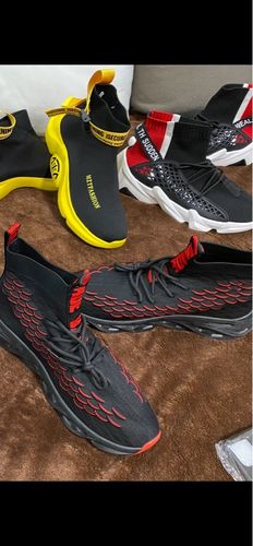 Customer photo review of Mauris Buci Sneakers