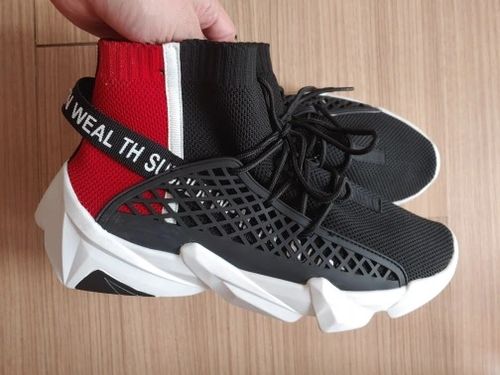 Customer photo review of Mauris Buci Sneakers