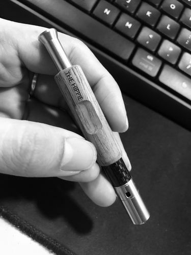 Customer photo review of The Hippie Pipe | Brown Rosewood - Analog Vape Pen