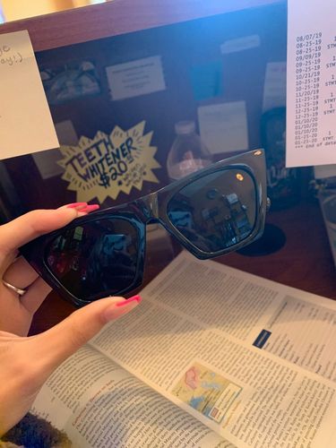 Customer photo review of Vintage Luxe Sunglasses