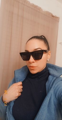 Customer photo review of Vintage Luxe Sunglasses