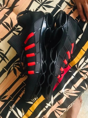 Customer photo review of Neal Kleber Sneakers