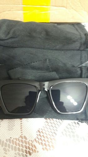 Customer photo review of Vintage Luxe Sunglasses