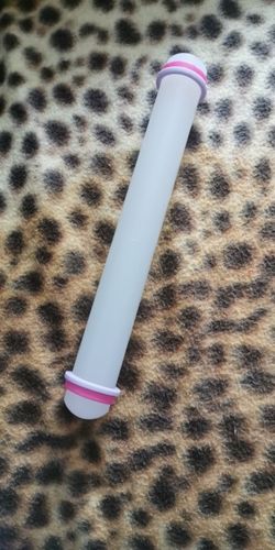 Customer photo review of Rouleau a pate a sucre silicone
