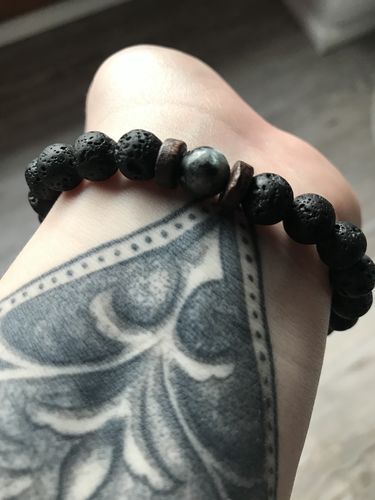 Customer photo review of Vulkanstein Armband