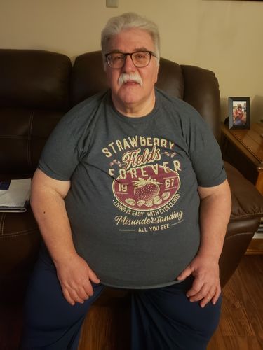 Customer photo review of The Beatles - Strawberry Fields Forever - Men's T-Shirt